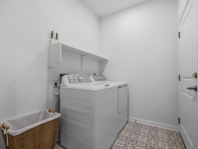 858 Papaya Dr — Photo 34