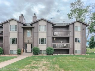 8385 Pontiac Lake Rd APT 13, White Lake, MI 48386
