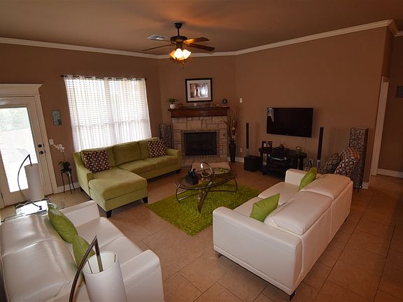 5th image of 2710 NW Debracy Ave