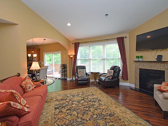 3rd image of 6403 Pepper Ln