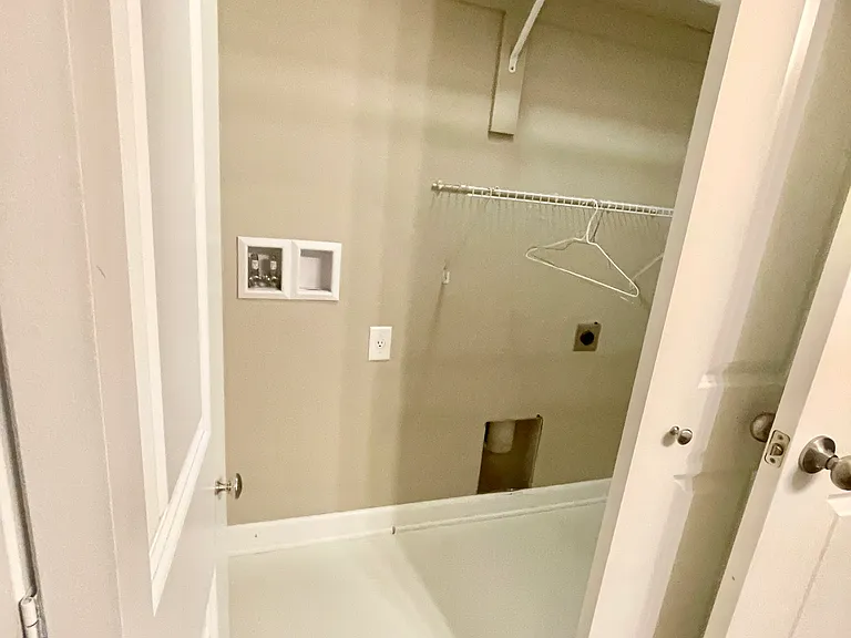 10541 Clubhouse Dr — Photo 16