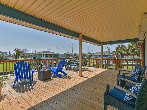 3rd image of 21923 Frio Dr