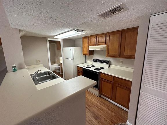 3rd image of 2300 Old Spanish Trl APT 2115