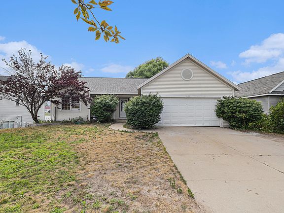 3rd image of 2953 Sunrise Ave