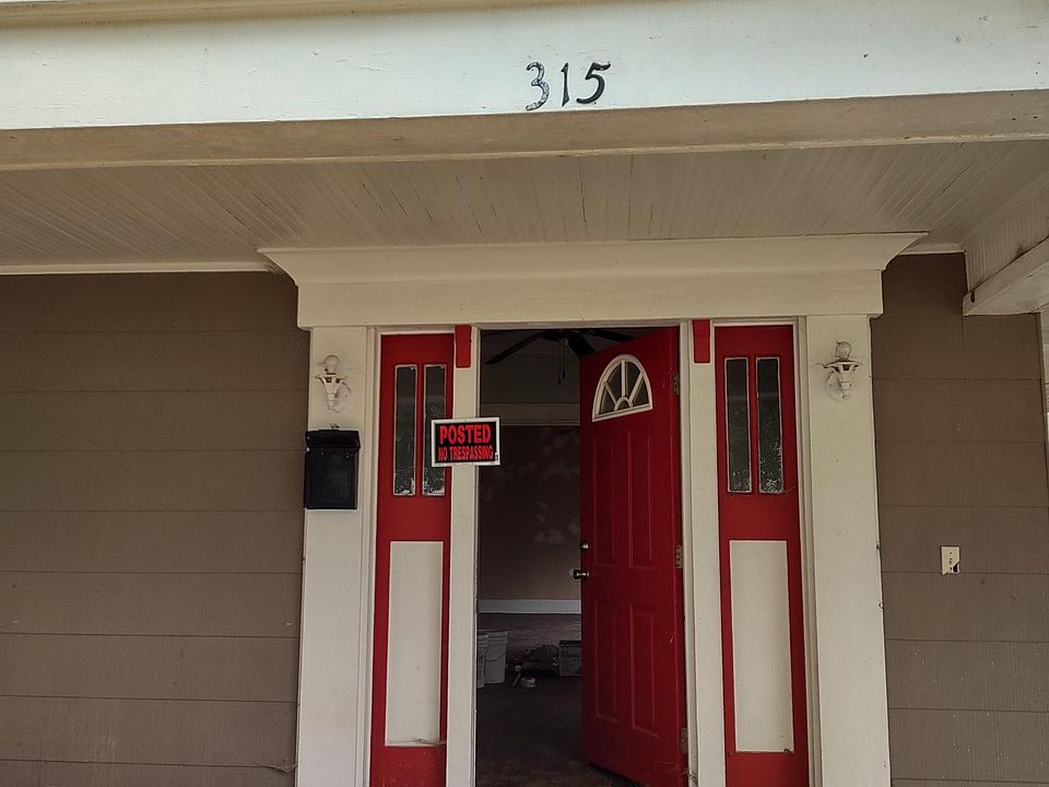 1st image of 315 College St
