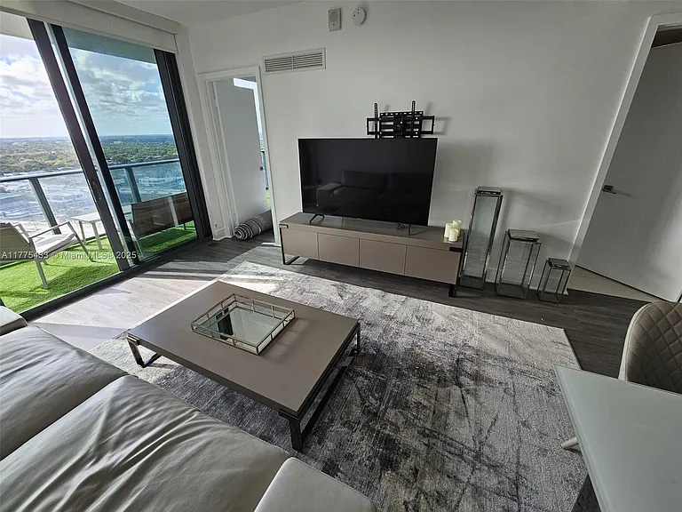 121 NE 34th St #2511 — Photo 10