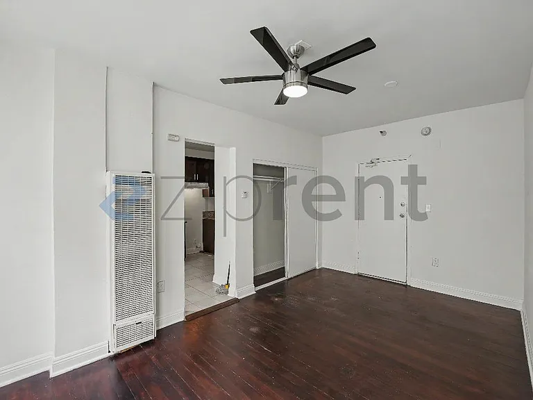 1513 W 12th Pl #12 — Photo 5