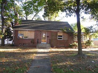 155 Lang St, Springfield, MA 01104