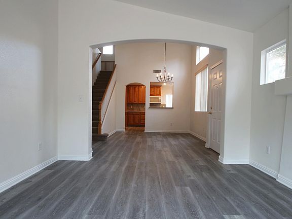4th image of 800 Bow Creek Ln