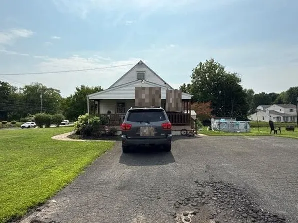 552 W Bristol Rd, Warminster, PA 18974