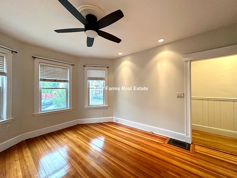 30 Roseclair St — Photo 20