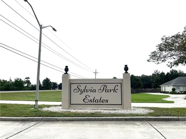 2200 Sylvia Blvd, Saint Bernard, LA 70085