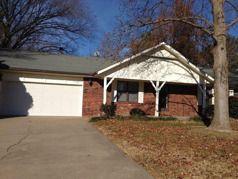 1st image of 2705 W Dogwood St