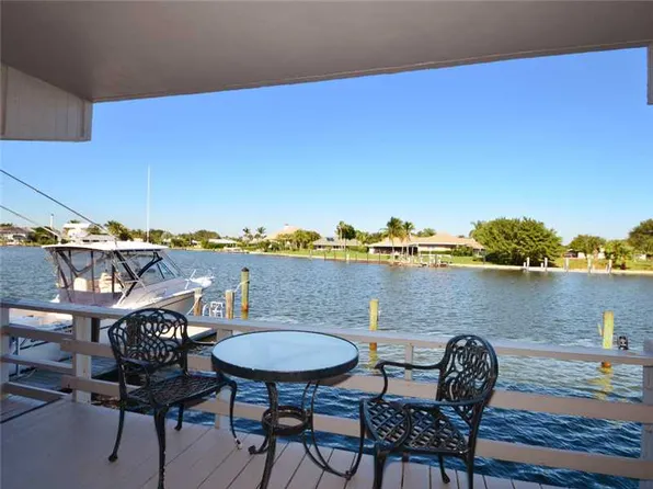 703 Spyglass Ln, Vero Beach, FL 32963