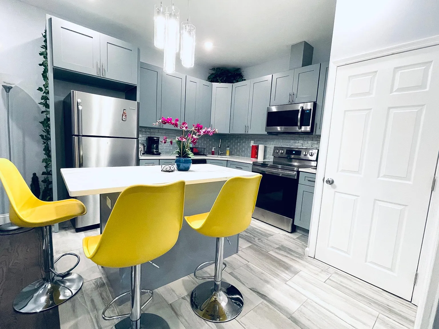 2 bed, 900 sqft, $2,095 — Photo 3