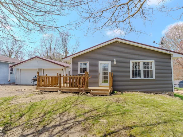104 S Oak St, West Lebanon, IN 47991