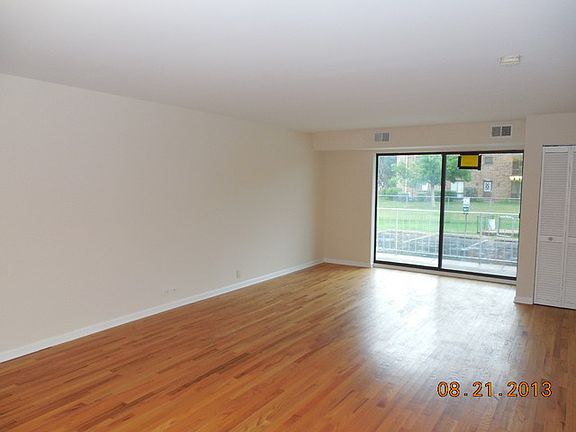 5th image of 5450 Astor Ln APT 111