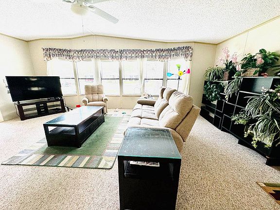 2nd image of 4428 Arlington Park Dr