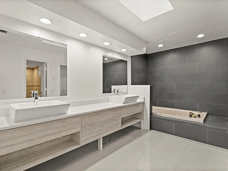6135 Crystal View Dr — Photo 21