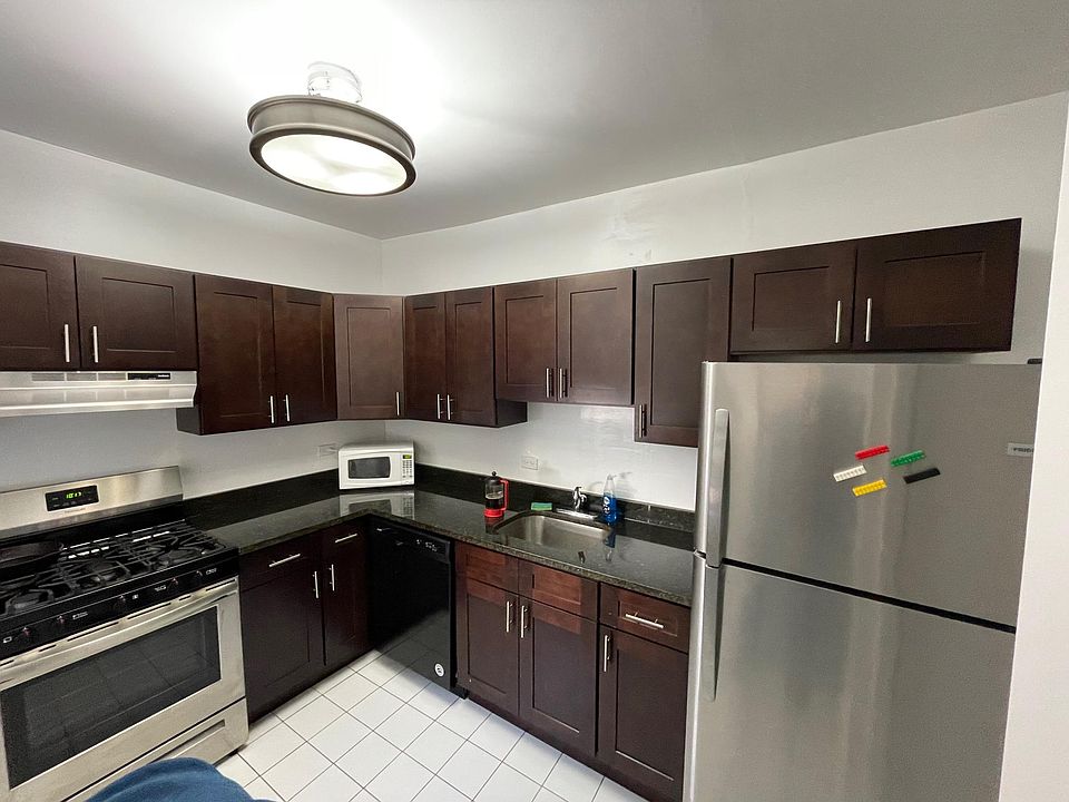 CERRY ESPRESSO CABINET, GRANITE, STAINLESS STEEL APPLIANCES