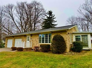 105 Teakwood Rd, Butler, PA 16001