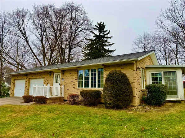 105 Teakwood Rd, Butler, PA 16001