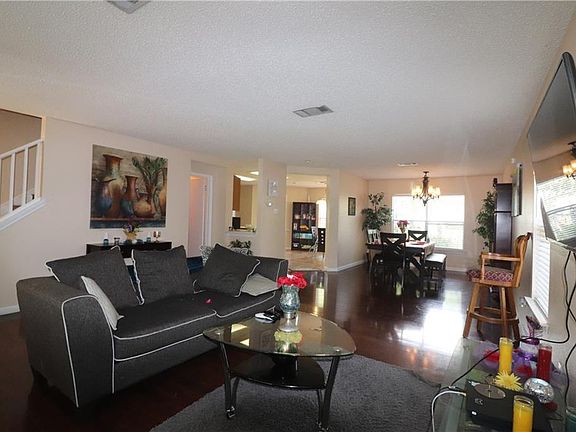 4th image of 1019 Silverstone Ln