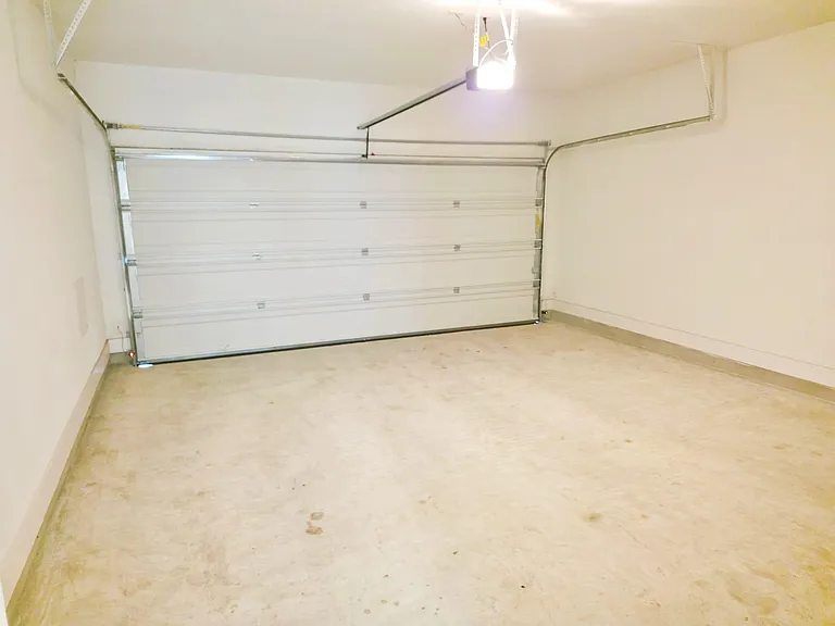 150 Elisha Dr — Photo 17