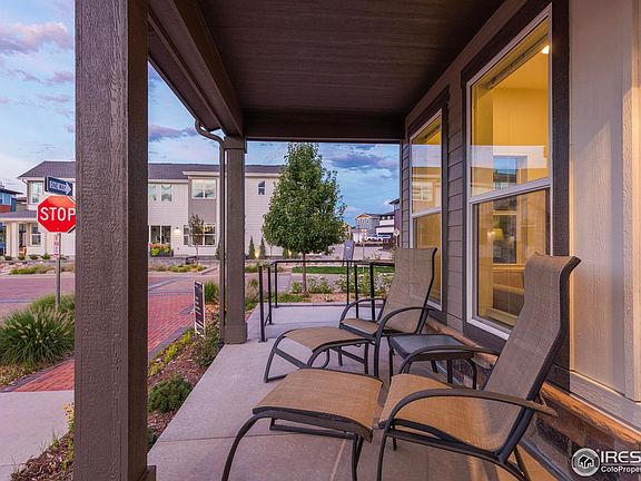 4th image of 690 Promenade Dr