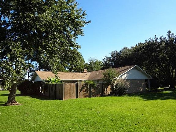 3rd image of 379 Vienna Bend Dr