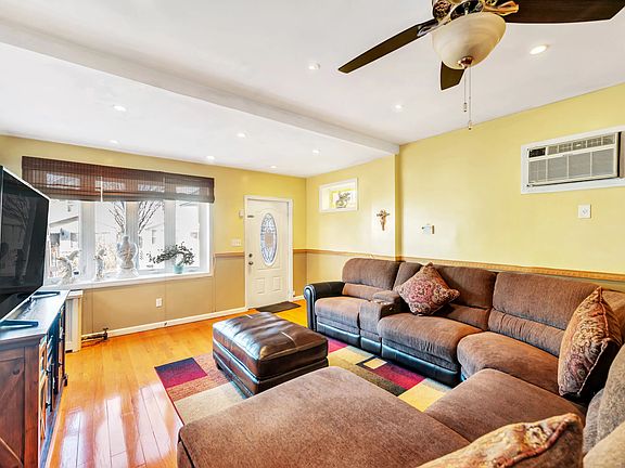 3rd image of 10733 125th St