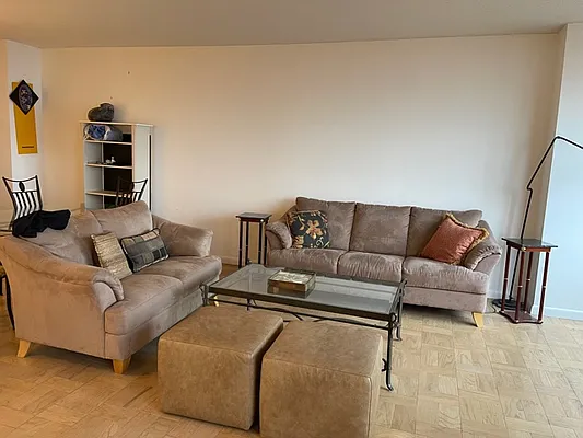 Rented by R New York | media 3