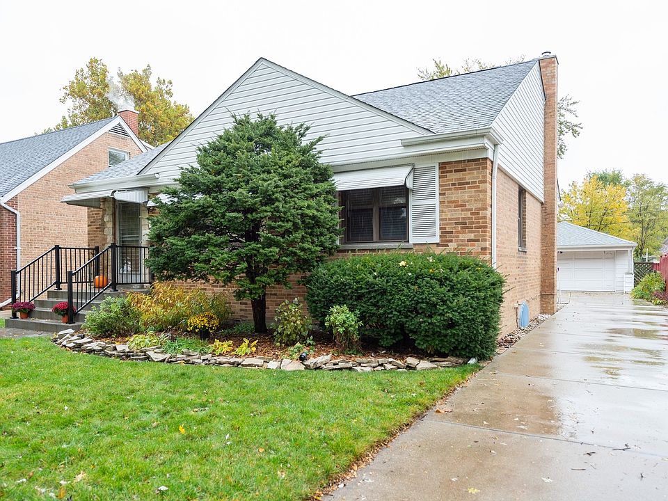 2nd image of 7913 N Harlem Ave