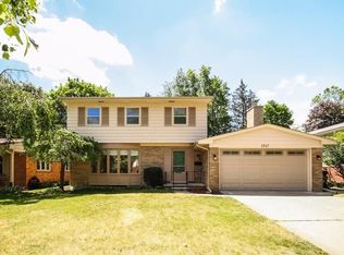 1917 Coronada Dr, Ann Arbor, MI 48103