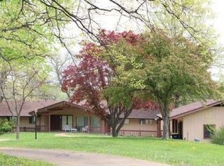 134 Barnett Dr, Edwardsville, IL 62025