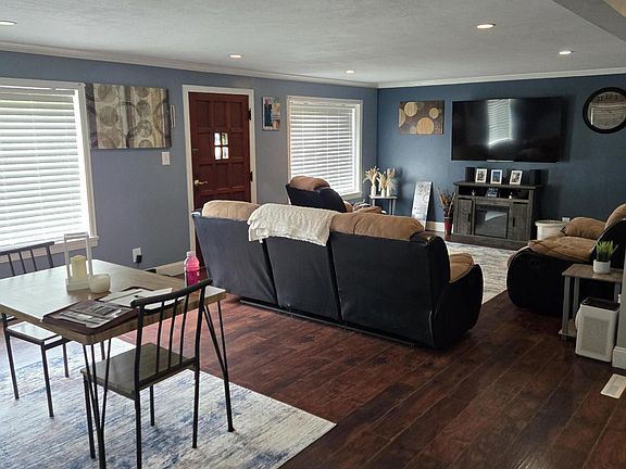 5th image of 823 Browning Ave