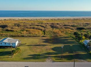 260 Beach Front Dr, Matagorda, TX 77457