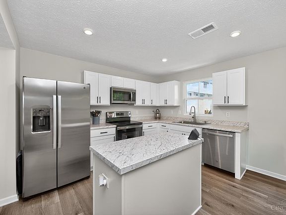 3rd image of 3412 Grovewood Dr