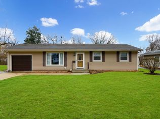 244 Tomahawk Ct, Carol Stream, IL 60188