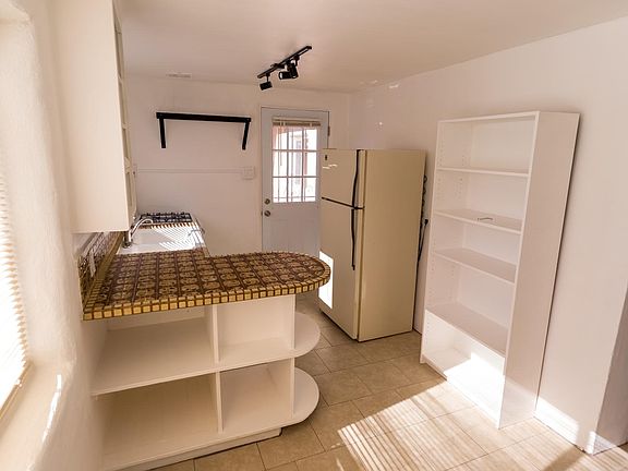 4th image of 307 Cornell Dr SE APT 4