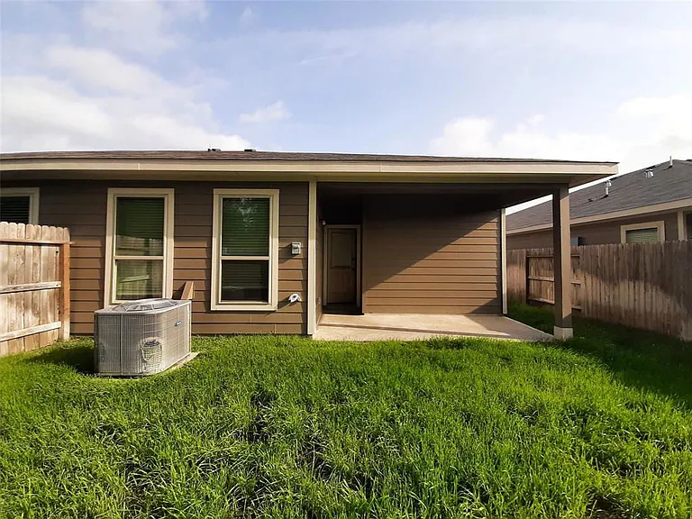 9733 Grosbeak Ln — Photo 19