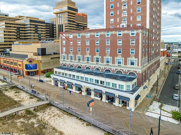 2nd image of 2721 Boardwalk #526