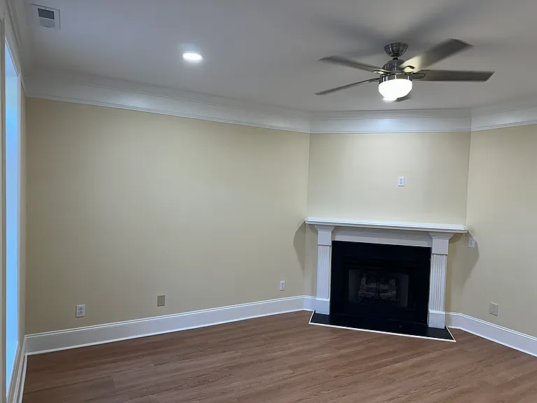 115 Windermere Dr #405 — Photo 38