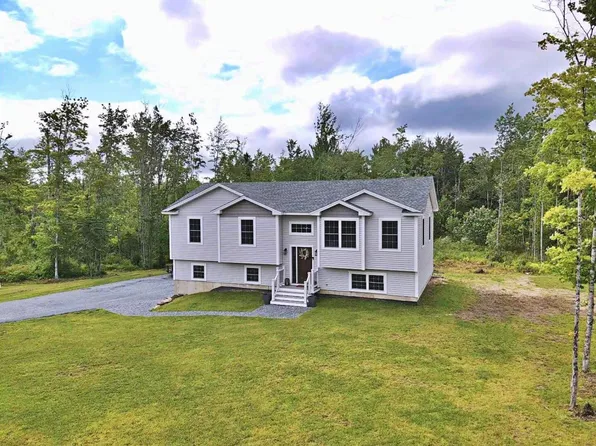 64 Lindsay Drive, Levant, ME 04456