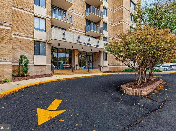 118 Monroe St #80, Rockville, MD 20850