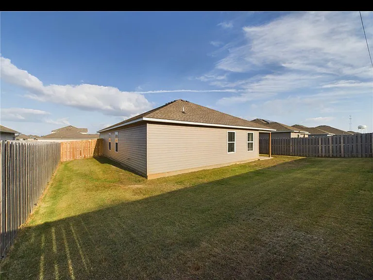 901 Belhaven Rd — Photo 23