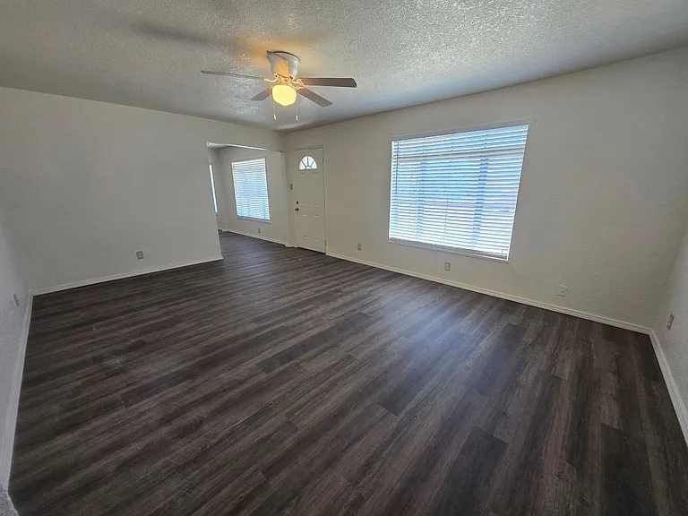 8 Aspen Pl — Photo 3