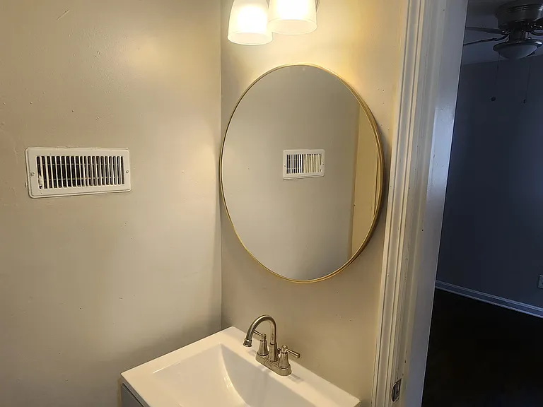 Newly renovated bath.