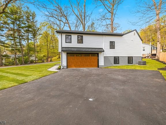 4th image of 147 W Glen Rd