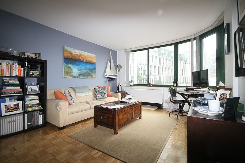 1st image of 295 Greenwich St APT 6D